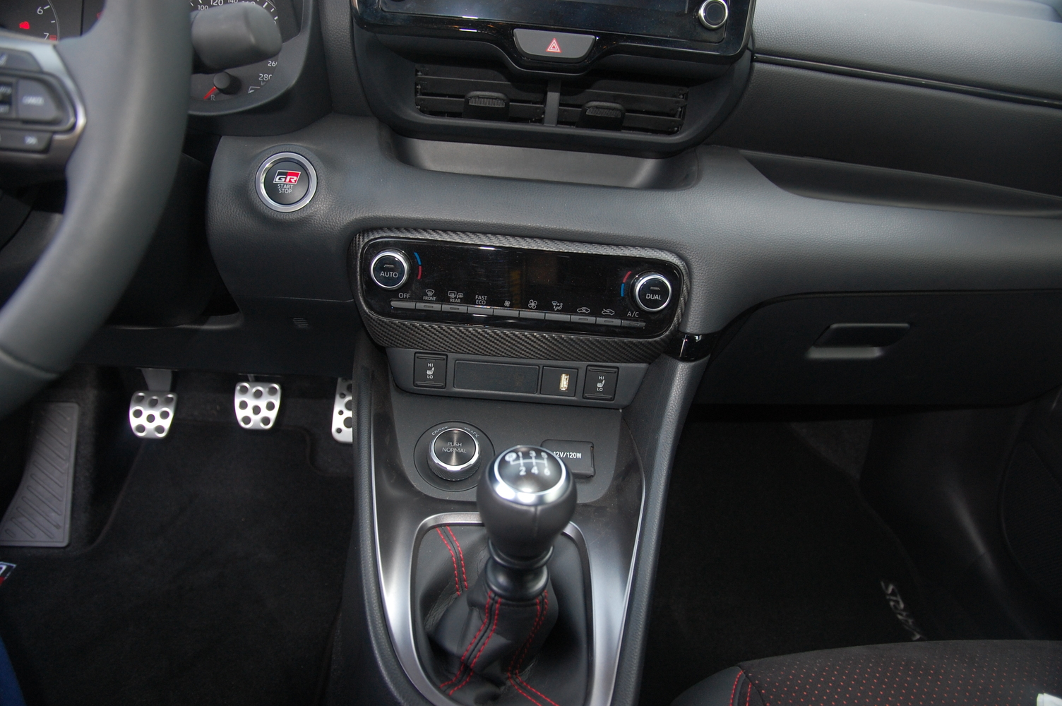 Toyota Yaris GR Gehäuse für heizung/klima-anlage aus Carbonfaser 4 Toyota Yaris GR Gehäuse für heizung/klima-anlage aus Carbonfaser – Bild 4